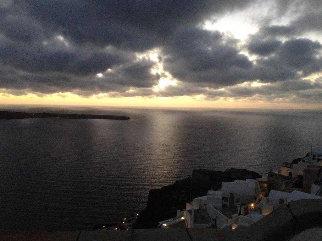 Beautiful Oia Villa Exterior photo