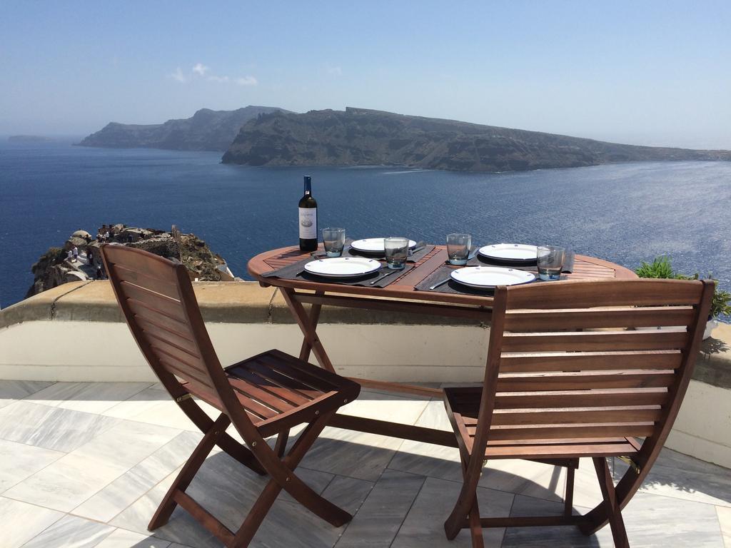 Beautiful Oia Villa Exterior photo
