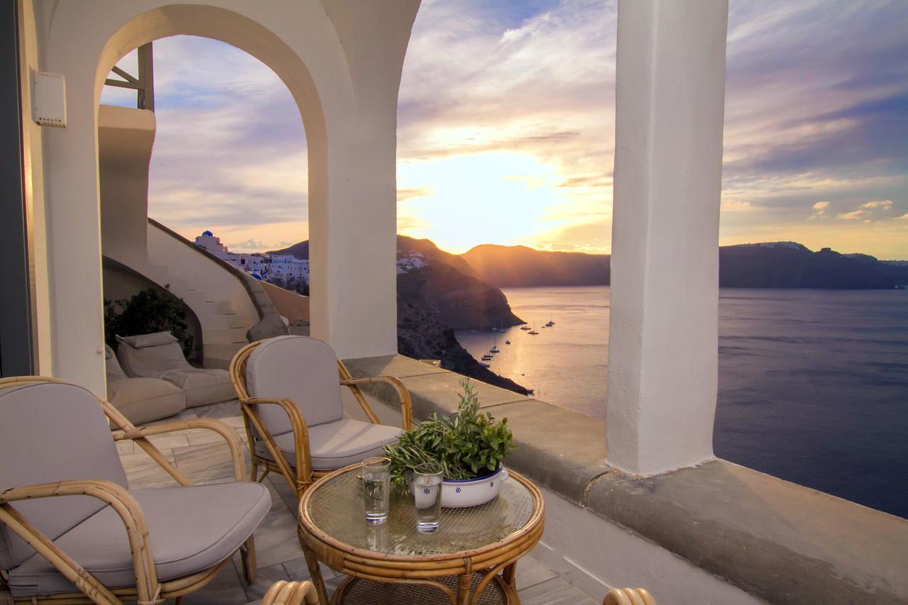 Beautiful Oia Villa Exterior photo